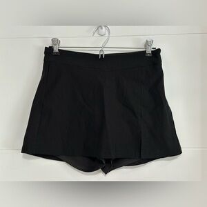 ✨NWT✨ Forever 21: Women’s Skort- Size Medium (waist approx 13.5in)